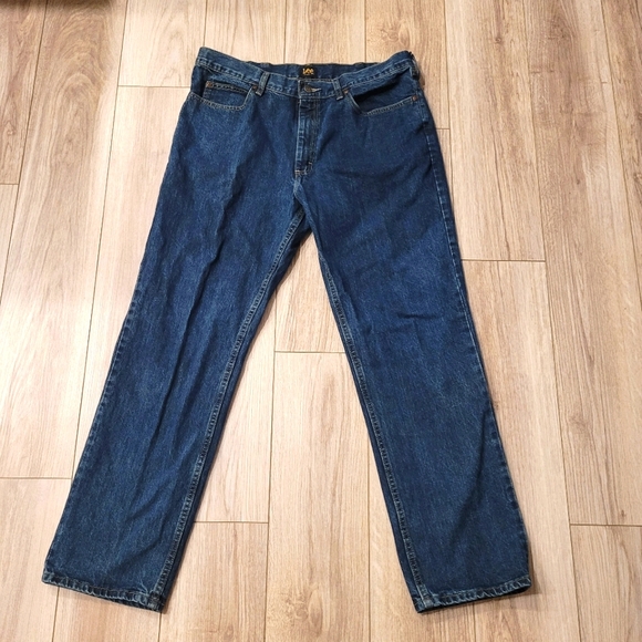 Lee Straight Leg 100% Cotton Sturdy Blue Jeans Size 38 x 32 - Picture 1 of 11